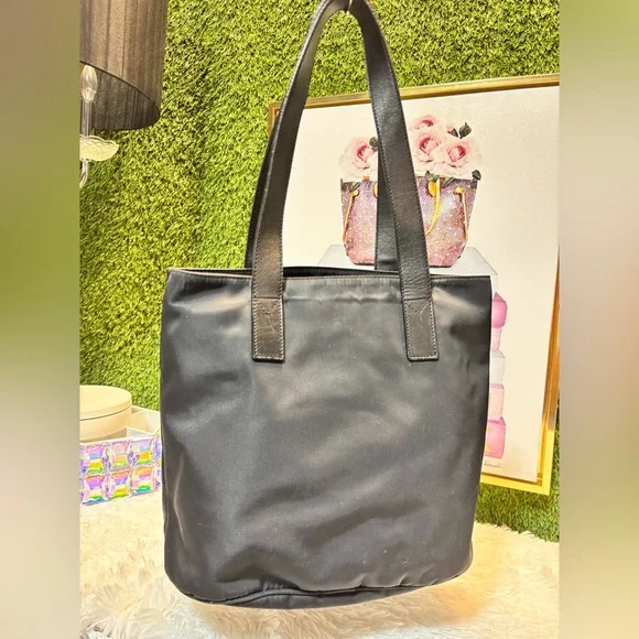 ❤️ Fendi Vintage Black Nylon Tote Bag A101P63